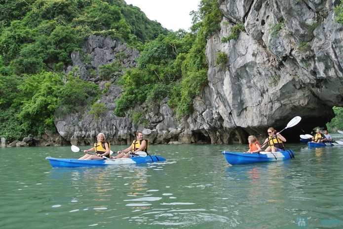 Khám phá vịnh Lan Hạ
